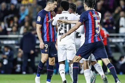 فينيسيوس ضد ليفاندوفسكي.. تشكيل كلاسيكو الصيف بين ريال مدريد وبرشلونة
